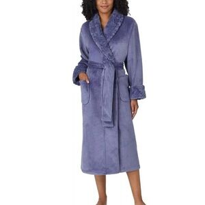 NWT Carol Hickman Women's indigo purple Robe size M. Super warm and fuzzy!